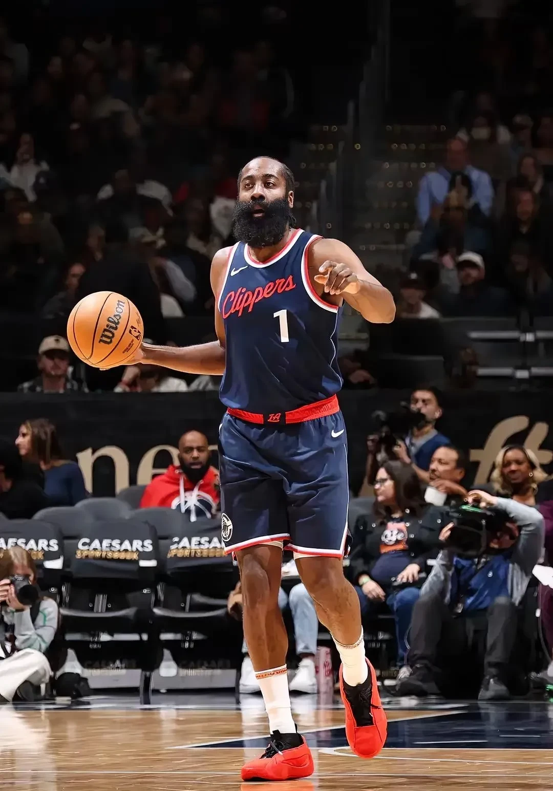 火箭险胜凯尔特人，哈登31分