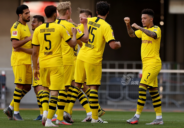 多特蒙德横扫荷兰,德布劳内点燃赛场 多特蒙德横扫荷兰,德布劳内点燃赛场