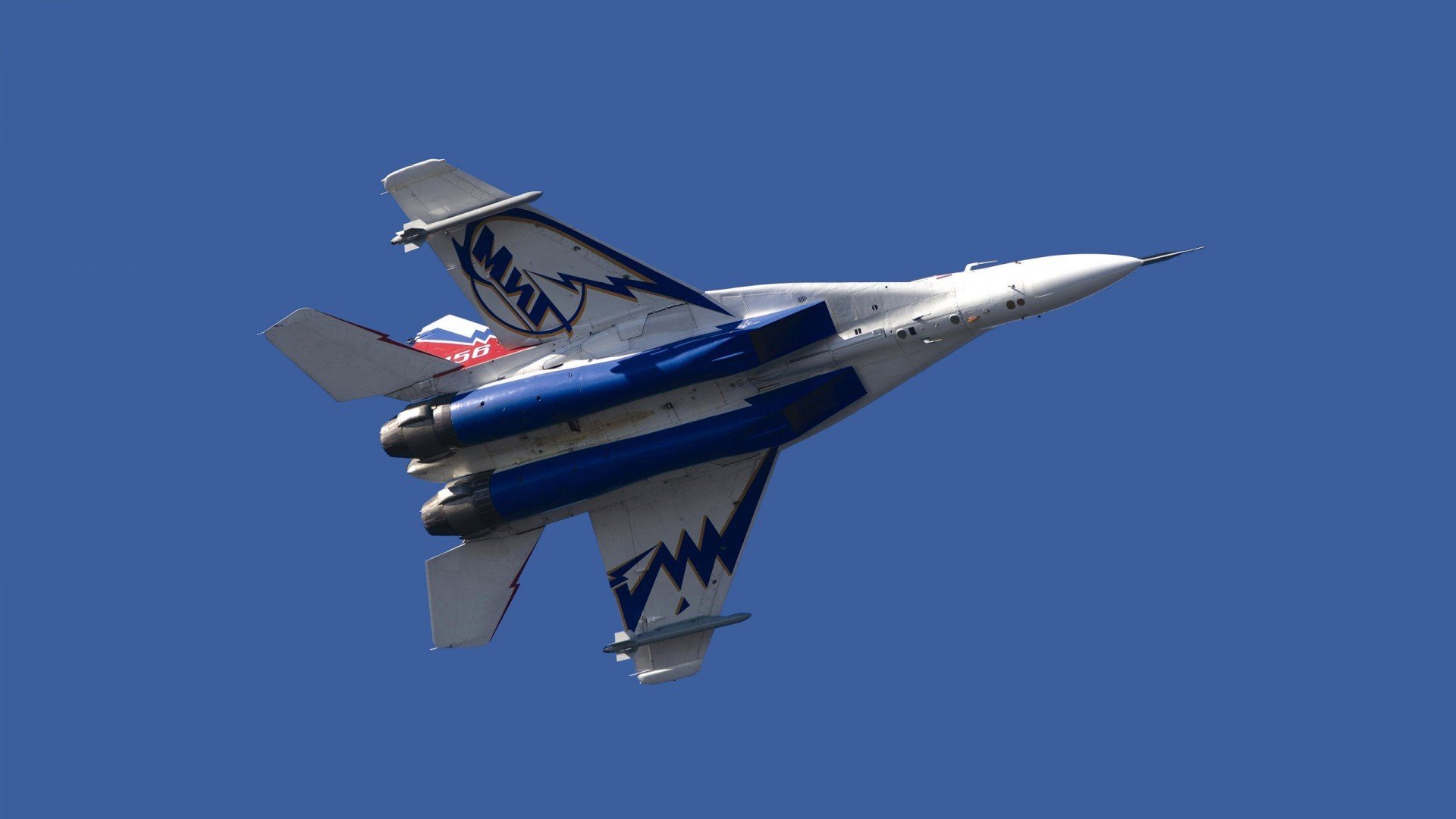 武切维奇30+15统治内线 老鹰主场力克太阳取三连胜