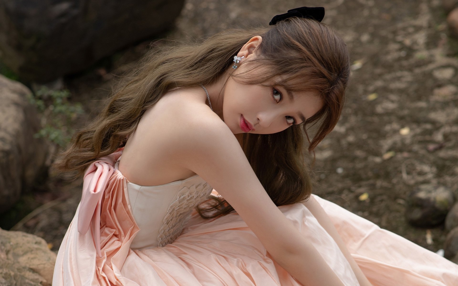 跨越海洋的呼应，当76人击败老鹰，而乔治在英超争冠中接管比赛