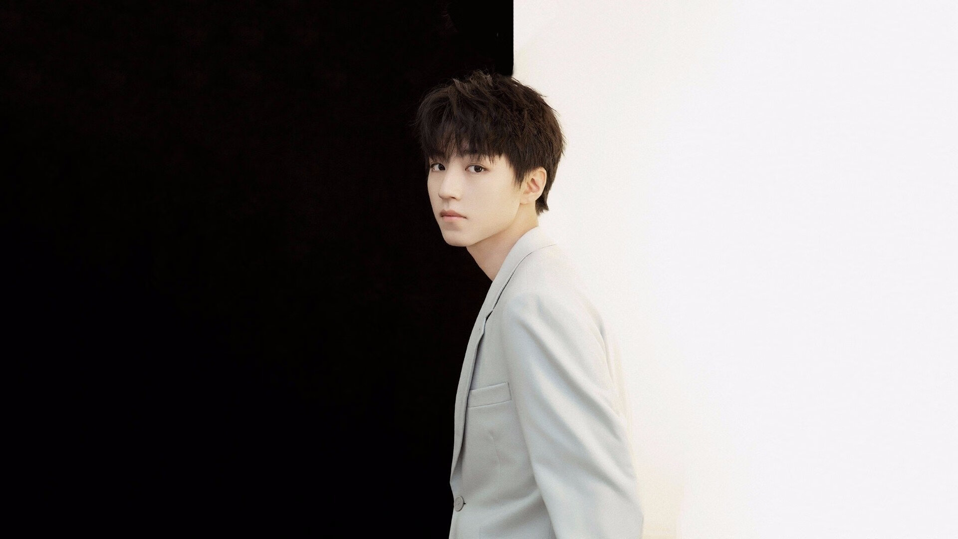 湖人狂胜鹈鹕！保罗末节15分导演逆转，关键先生当之无愧