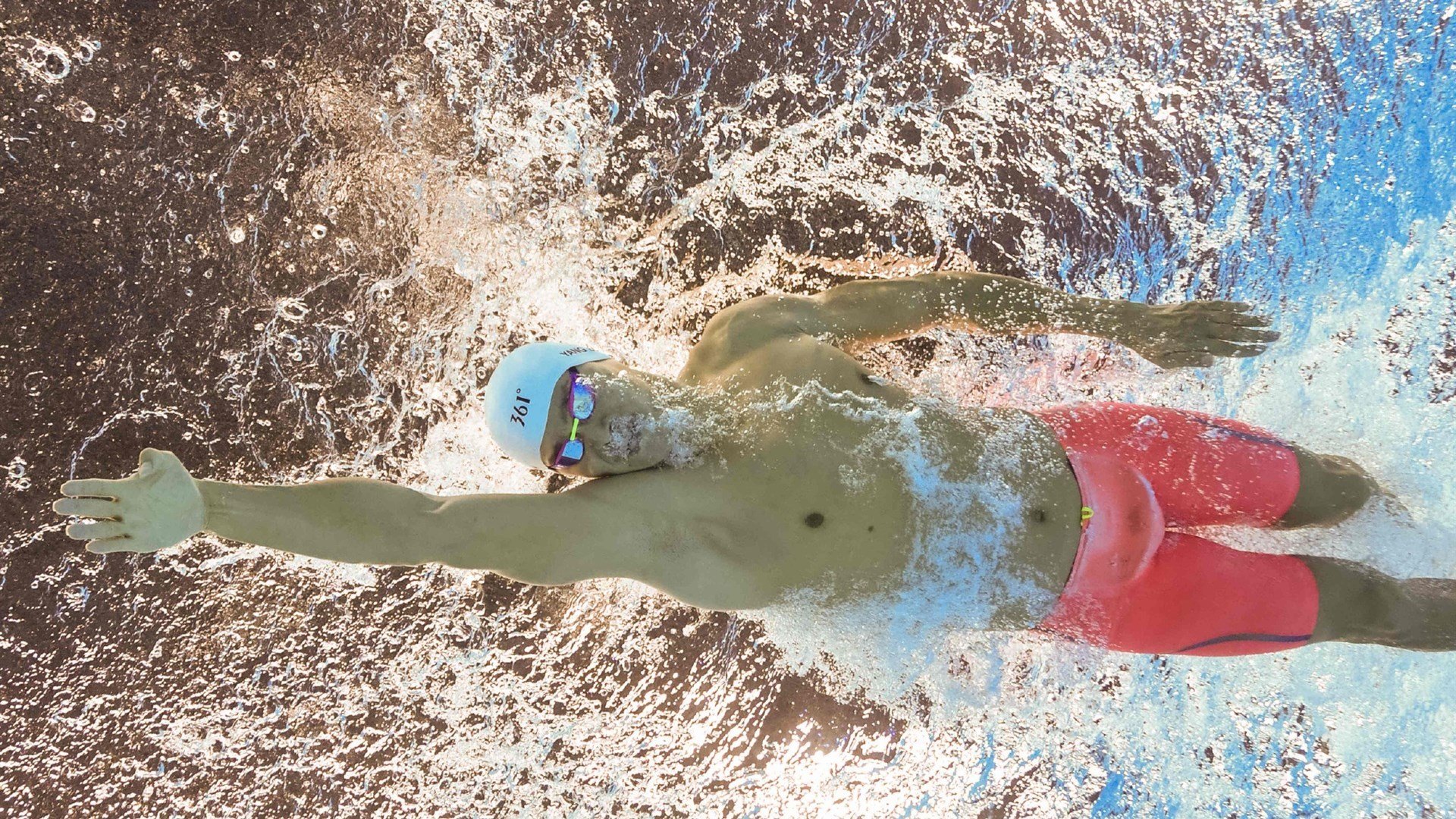 加时鏖战破坚冰，钢铁防线前的绿茵诗篇